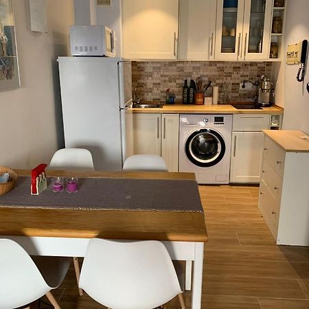 Cosy Apartment In L Escala, 7 Mins Walk To The Closest Beach, Riells เลสกาลา ภายนอก รูปภาพ